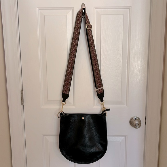 AHDORNED Double-Entry U-Shaped Vegan Messenger Bag - Picture 1 of 13